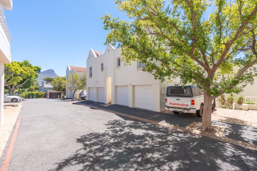 To Let 2 Bedroom Property for Rent in Vredehoek Western Cape